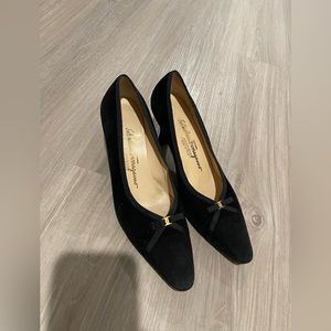 Salvatore  ferragamo suede pointed shoes
